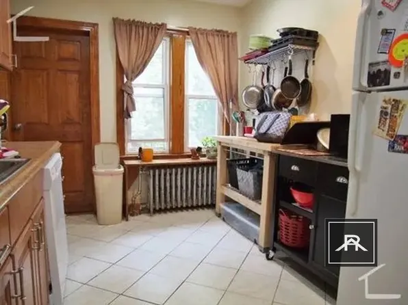 29 S Crescent Circuit #A, Brighton, MA 02135