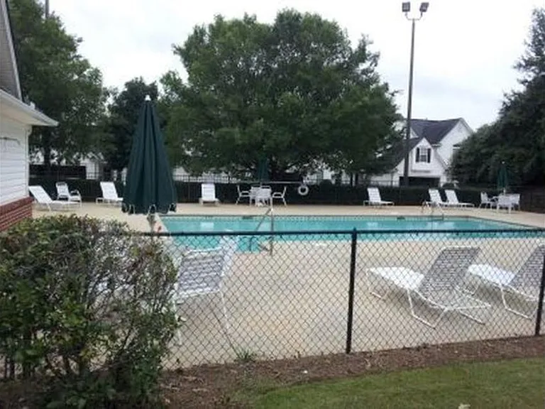 400 Cliffview Ct — Photo 15