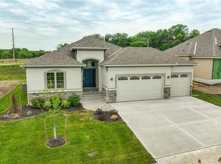 915 Zennor Ln, Raymore, MO 64083