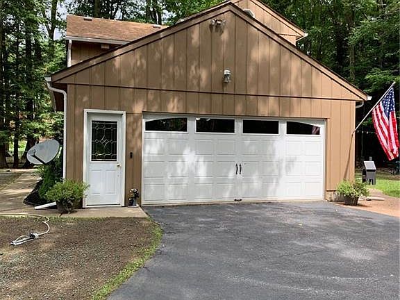 2nd image of 5925 Woodlee Ct