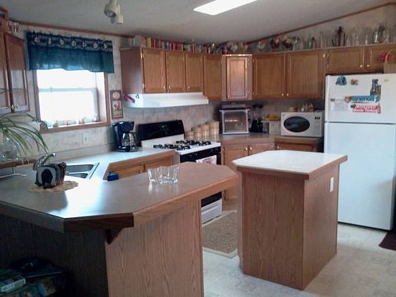 3rd image of 333 Sommers St