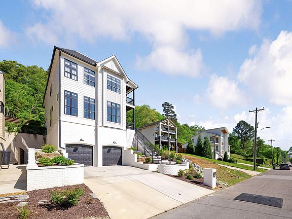 4th image of 1138 Hamilton Ave
