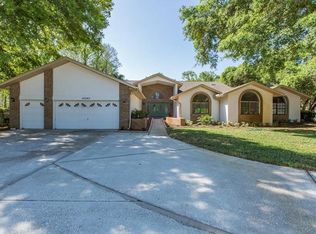 10040 Red Fox Dr, New Port Richey, FL 34654