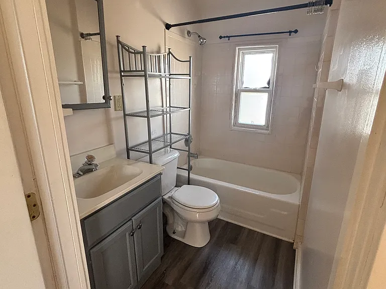 800 E Pearson St #UPPER — Photo 7