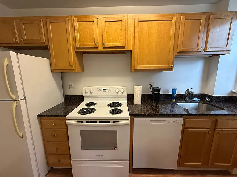 New King Edward Apartments — Photo 385