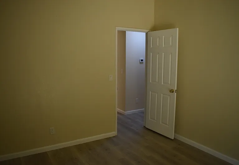 4790 Winona Way — Photo 24