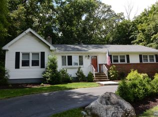 28 Oneida Ave, Oakland, NJ 07436