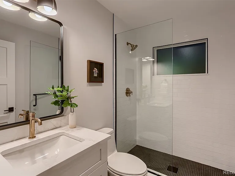 340 Jackson St — Photo 7
