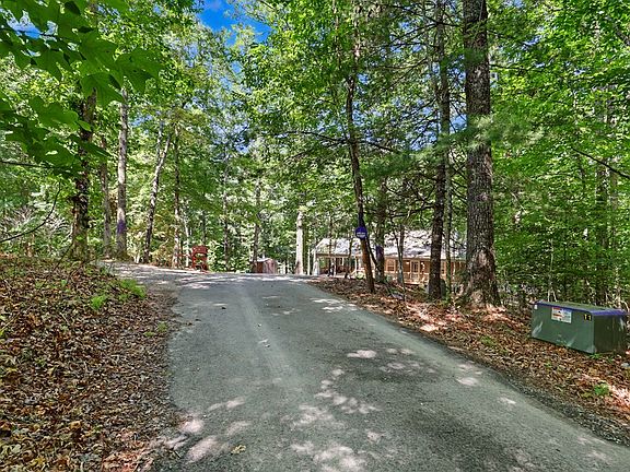 3rd image of 55 Rolling Oaks Rd