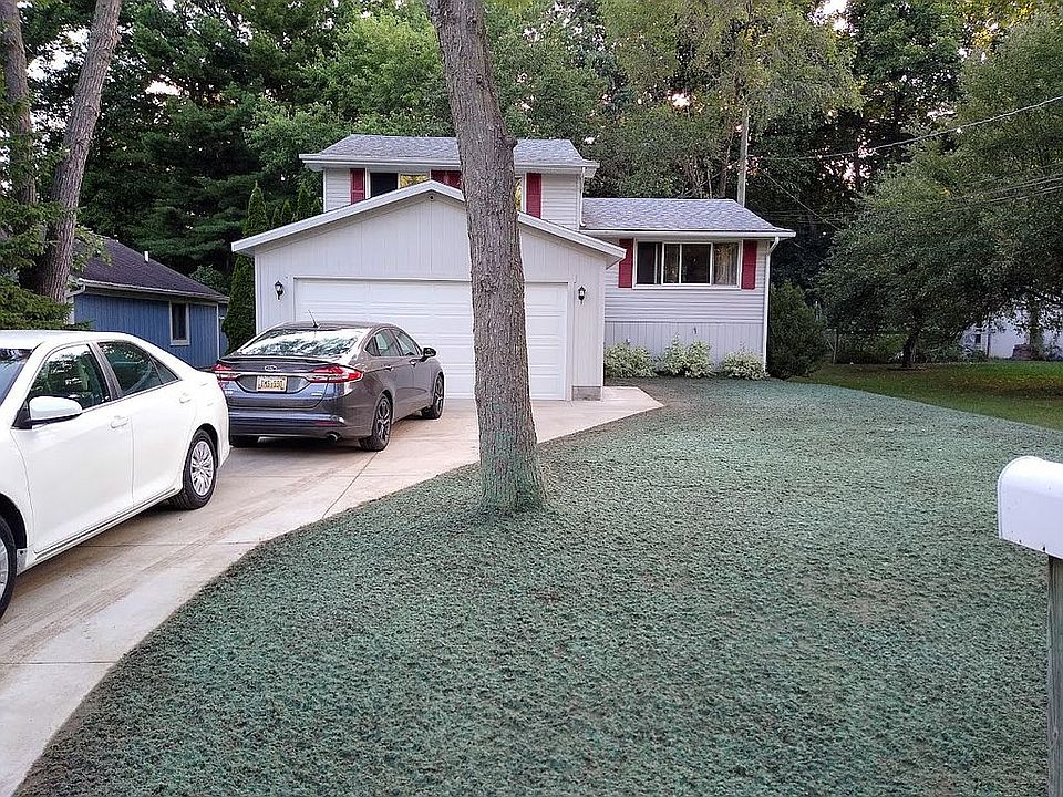 1st image of 360 Hickory Nut Dr