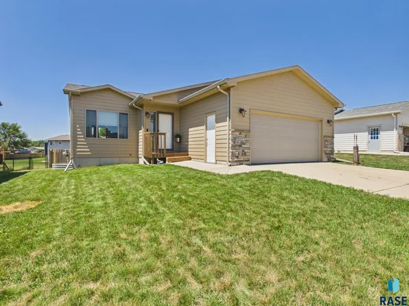 6209 N Seubert Ave, Sioux Falls, SD 57104
