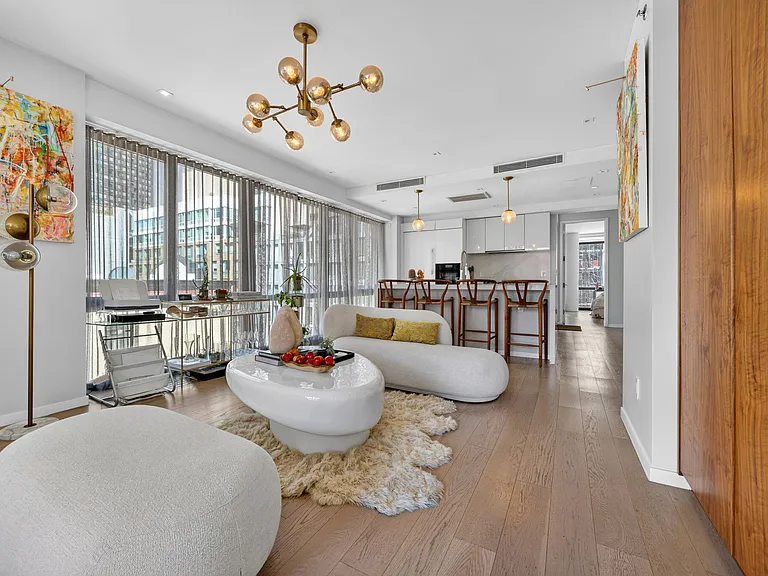 24-12 42nd Rd #Penthouse 8A — Photo 4