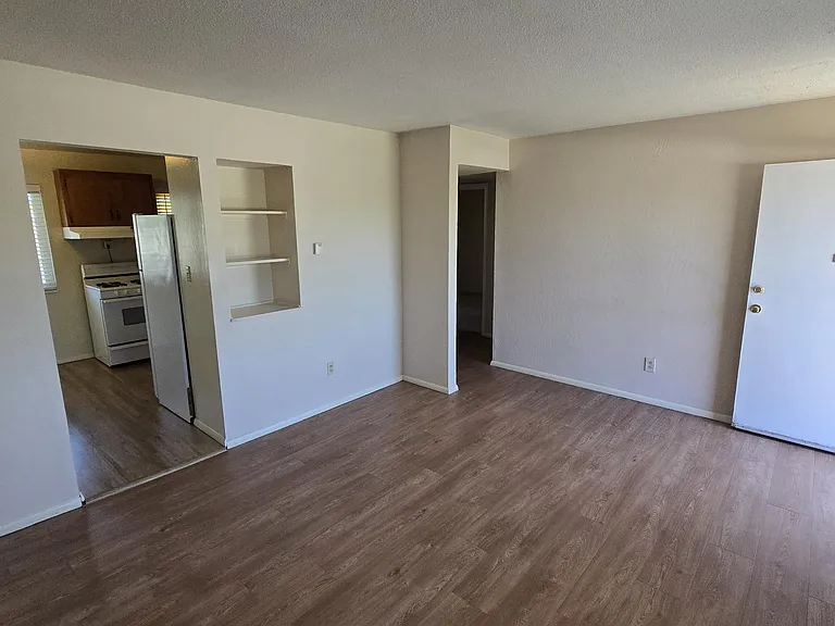 2 bed, 1.0 bath, 850 sqft, $1,700 — Photo 7