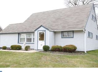 11 Crestwood Rd, Levittown, PA 19057