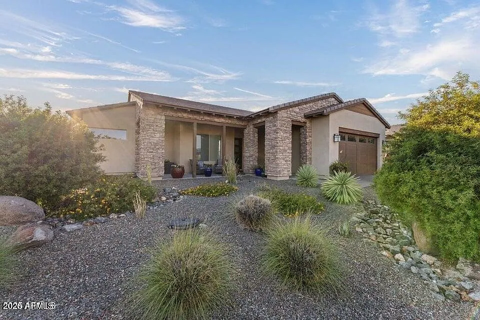 4390 Noble Dr