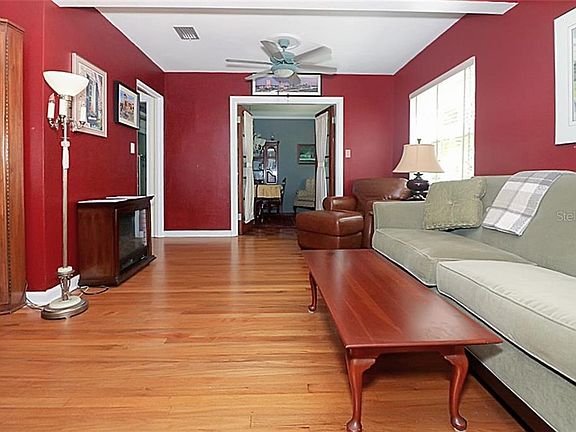 5th image of 2121 E Washington St