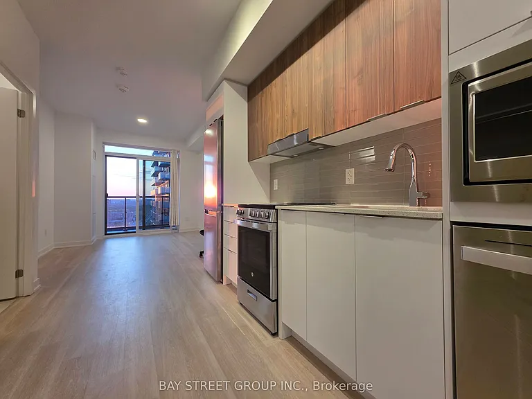 5105 Hurontario St #2009 — Photo 5