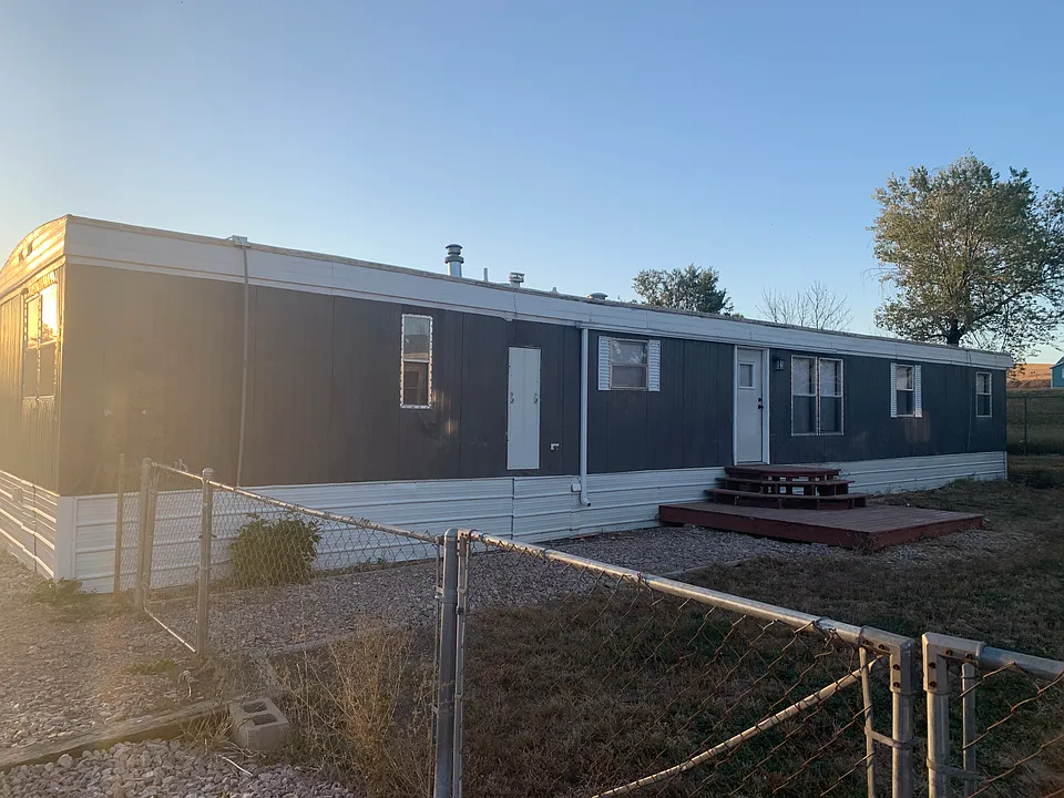 240 Mockingbird Dr