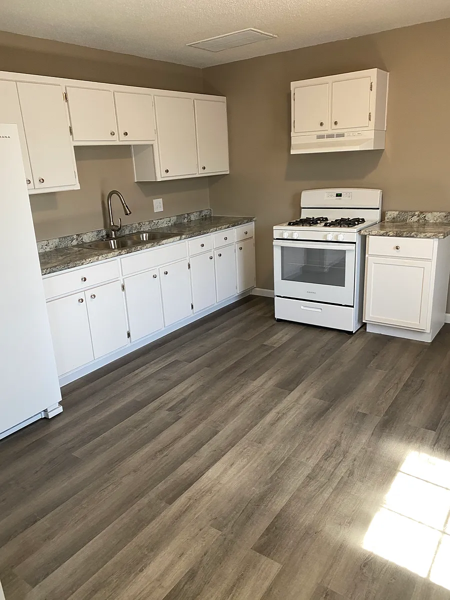 Kitchen - 300 W 9th St