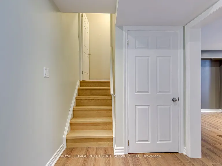 9 Barnstone Dr — Photo 40