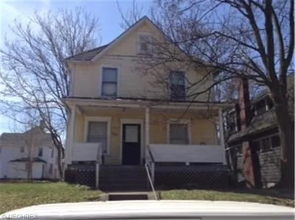 932 7th St NW, Canton, OH 44703
