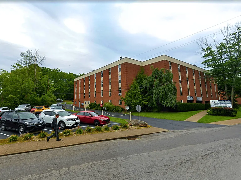 Eagle Park Apartments Clarion's Premier Student & Professional Housing — Photo 7