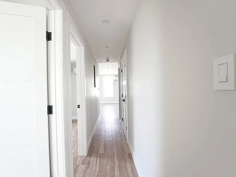 689 6th Ave #2 — Photo 6