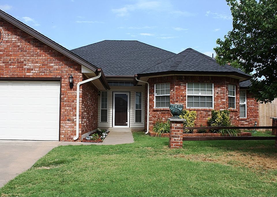 2nd image of 8420 Pinewood Dr