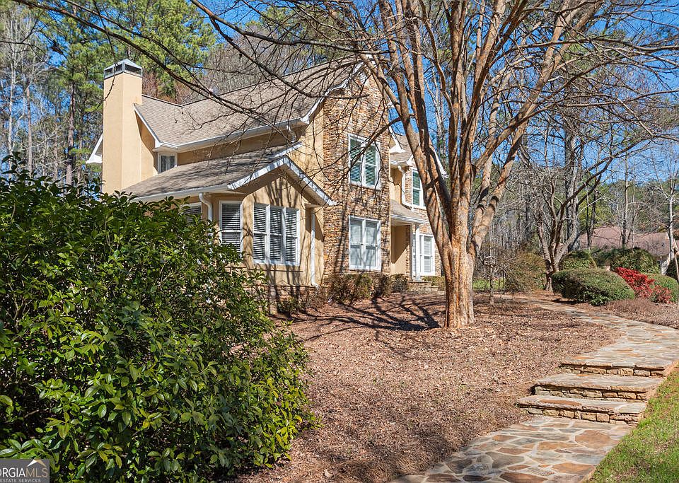 1st image of 105 Oak Ridge Dr