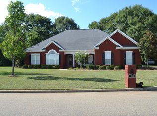 104 Azalea Ln, Headland, AL 36345