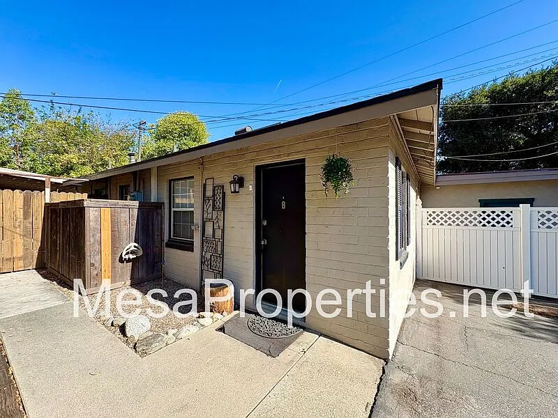 1 bed, 1.0 bath, 750 sqft, $1,995 — Photo 2