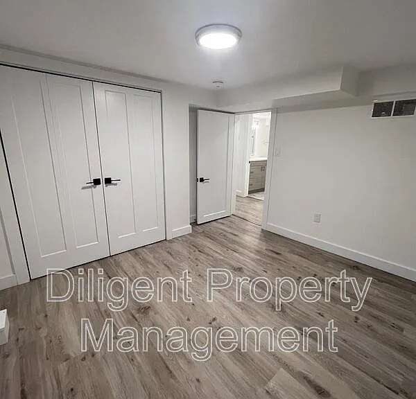 438 Bellevue St #LOWER — Photo 28