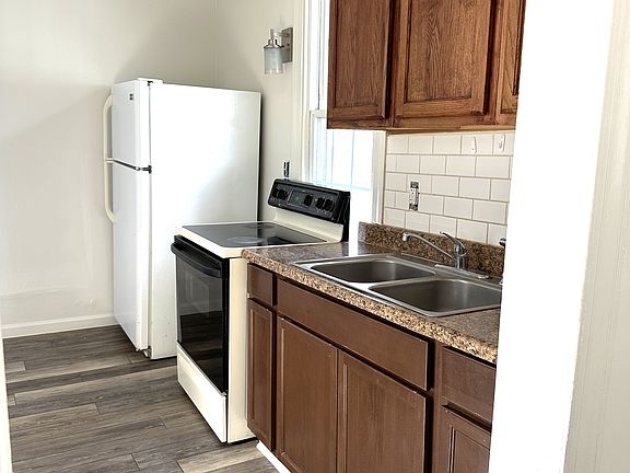 3rd image of 503 Charles St #B