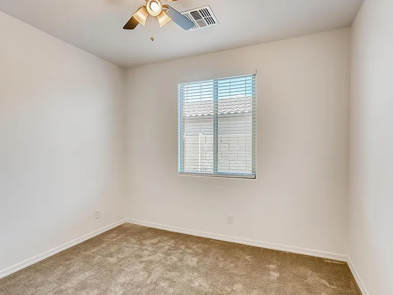 10819 W Lincoln St — Photo 24