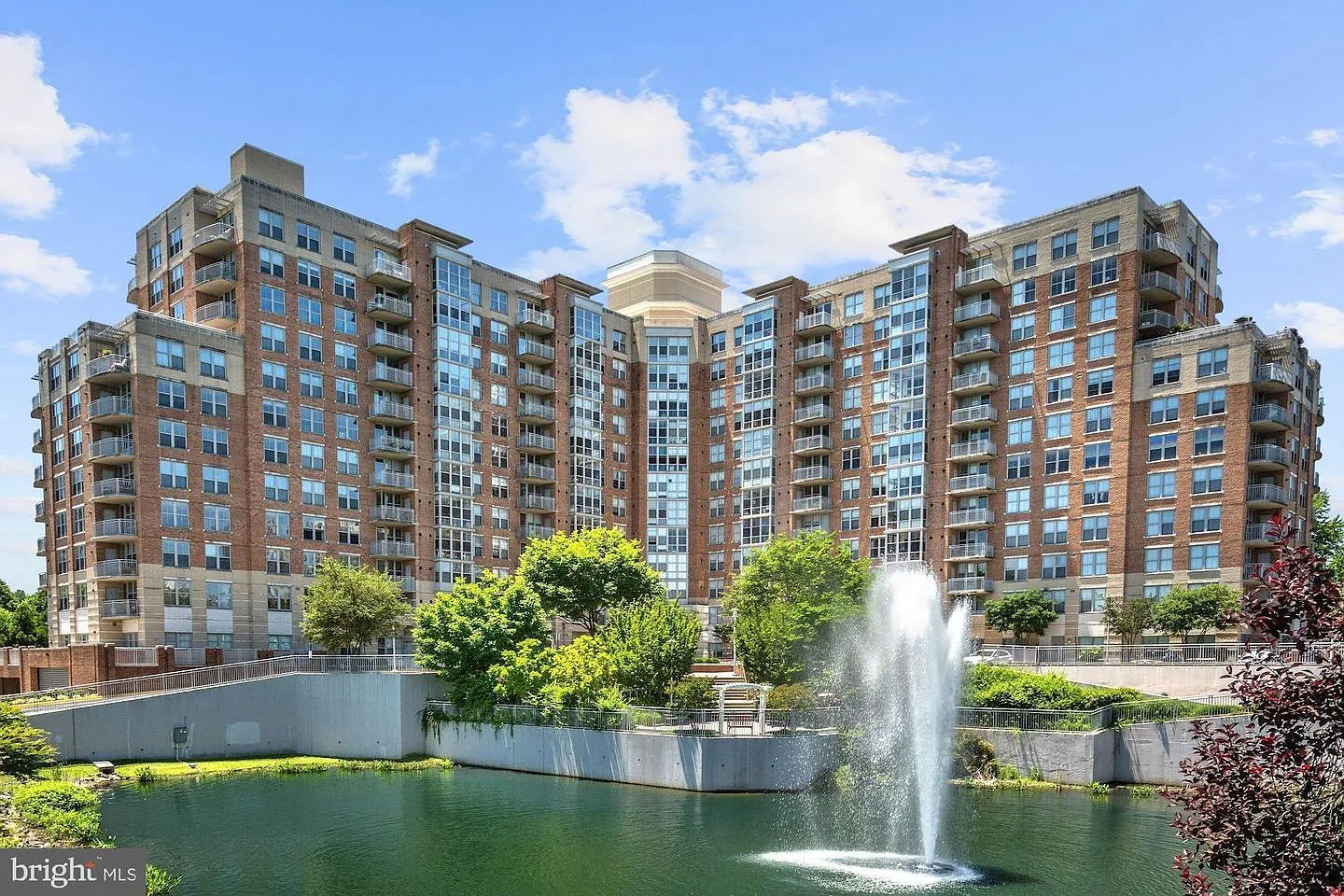 1 bed, 851 sqft, $2,150 — Photo 1
