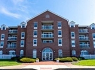 160 Commandants Way APT 202, Chelsea, MA 02150