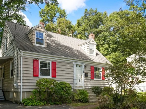 112 Myrtle St, Ashland, MA 01721