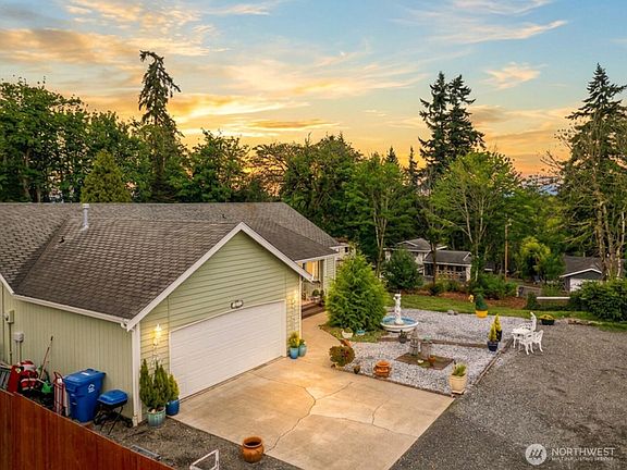 2nd image of 9923 74th Avenue E
