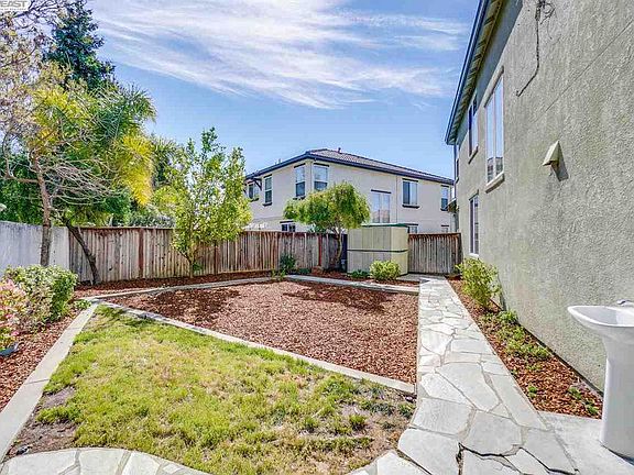 5th image of 34495 Jasmine Ct