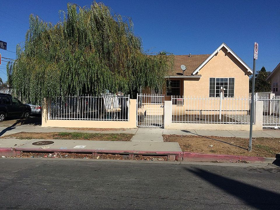 1st image of 1249 W 75th St