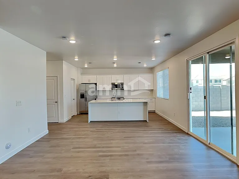12634 W Flynn Ln — Photo 5