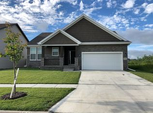 7610 Yankee Woods Dr, Lincoln, NE 68516