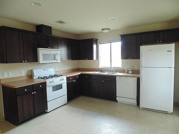 3rd image of 5413 Roosevelt Ave