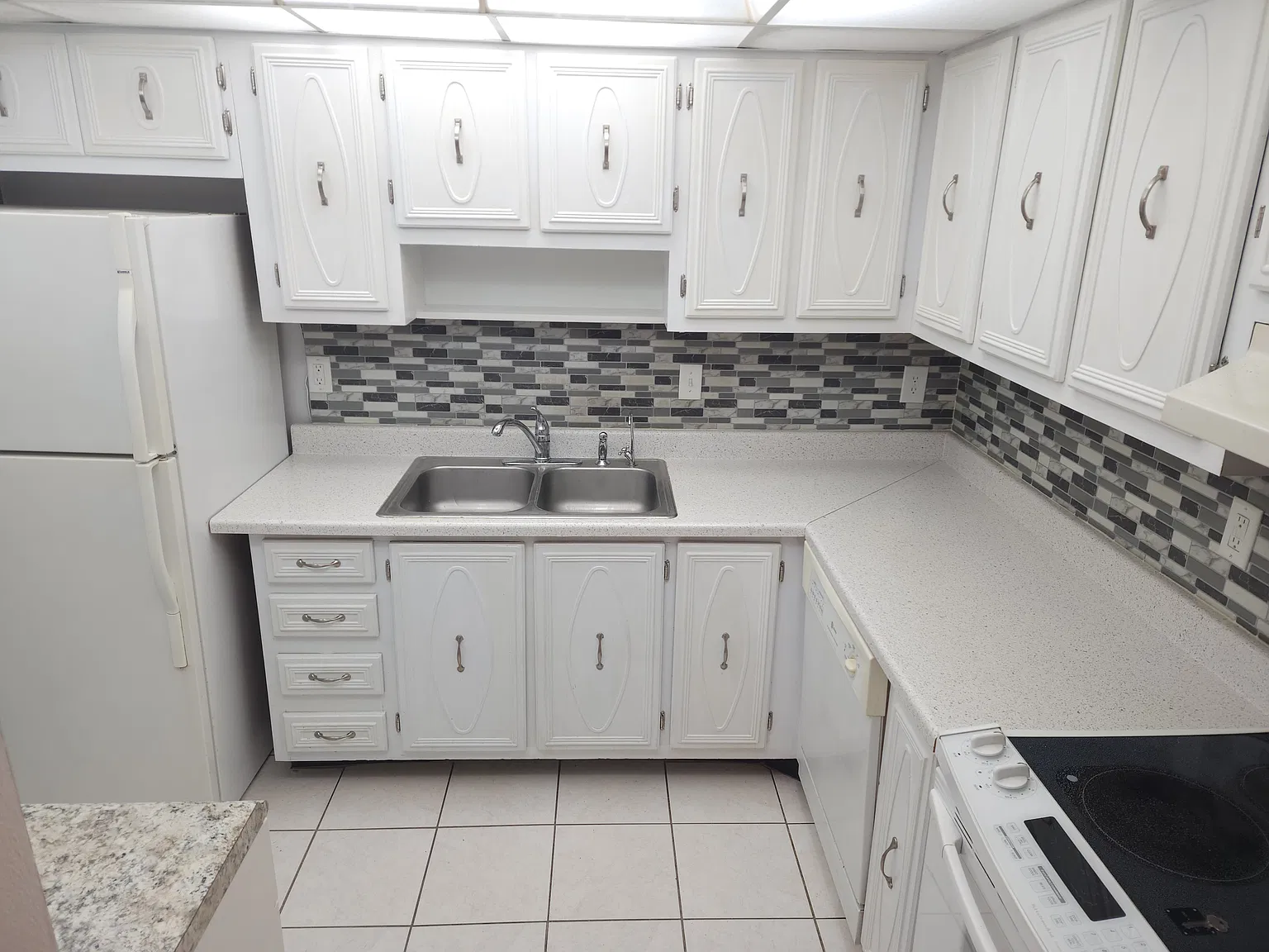 2 bed, 1131 sqft, $1,697 — Photo 4