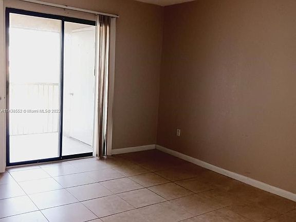 5th image of 1071 Adams Ave #1071E