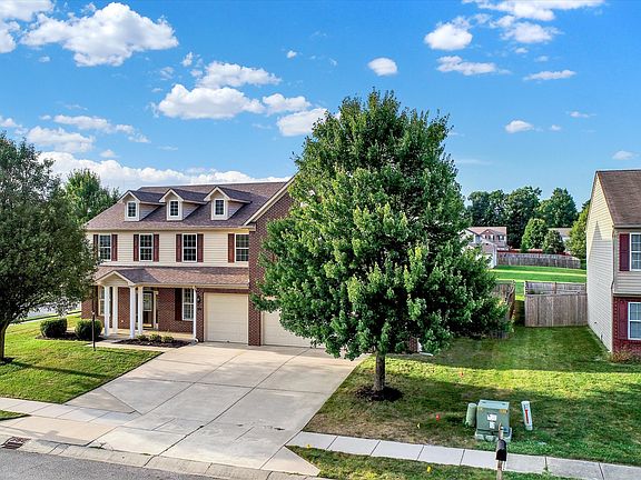 3rd image of 1306 Landsbrook Dr