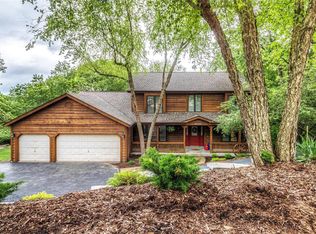 1902 Arapahoe Basin Ct, Ballwin, MO 63011