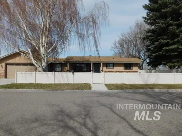 226 E 21st St, Burley, ID 83318