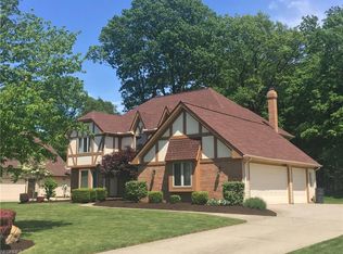8051 Timber Ridge Dr, North Royalton, OH 44133