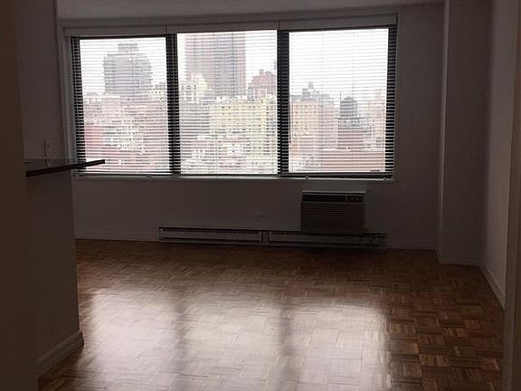3rd image of 1641 3rd Ave APT 18E